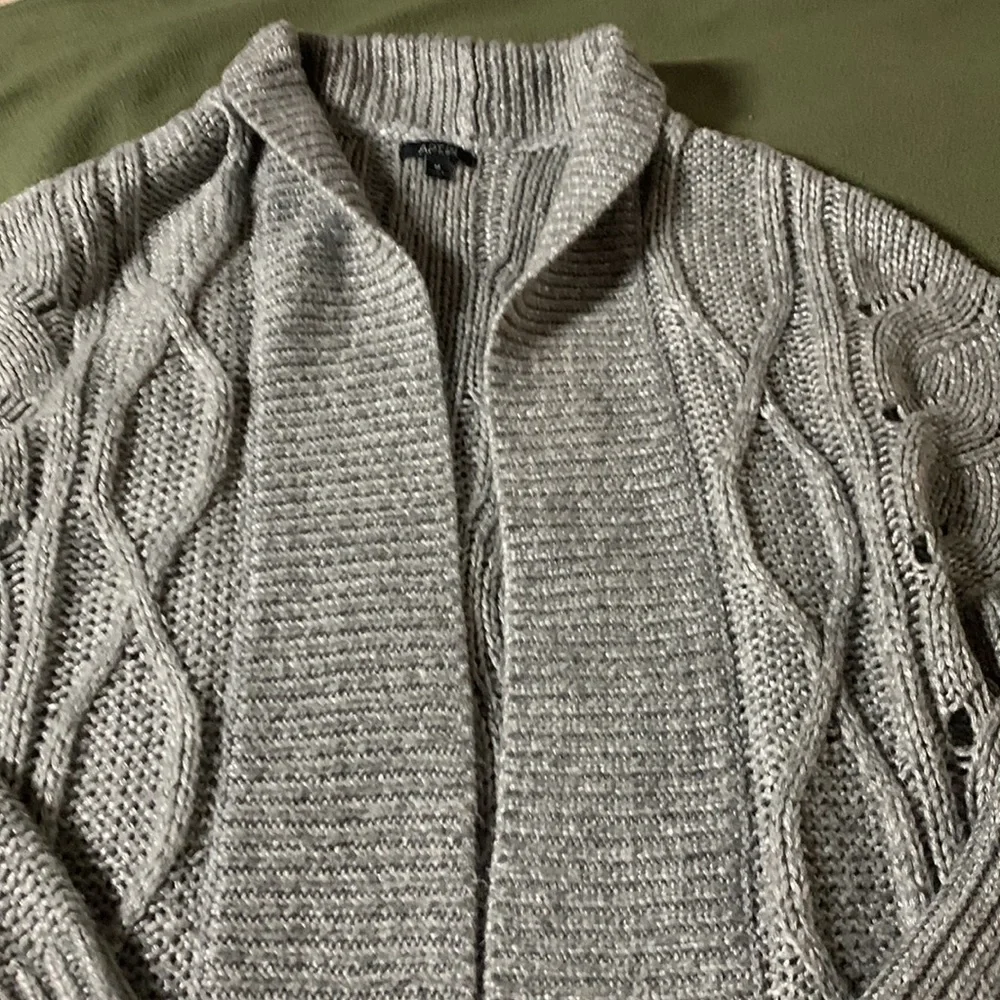 Apt. 9 gray and silver sweater. Drop sleeve. Open front. Open weave. Size M - Picture 5 of 10